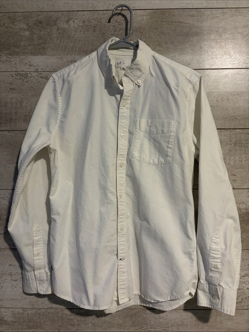 GAP Men's Classic White Button-Down Slim Fit Oxford Shirt